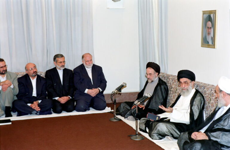 امام خامنه‌ای: ما افتخار می‌کردیم به منع حیل ربای امام خمینی/ حیل قانون هم باید منع شود